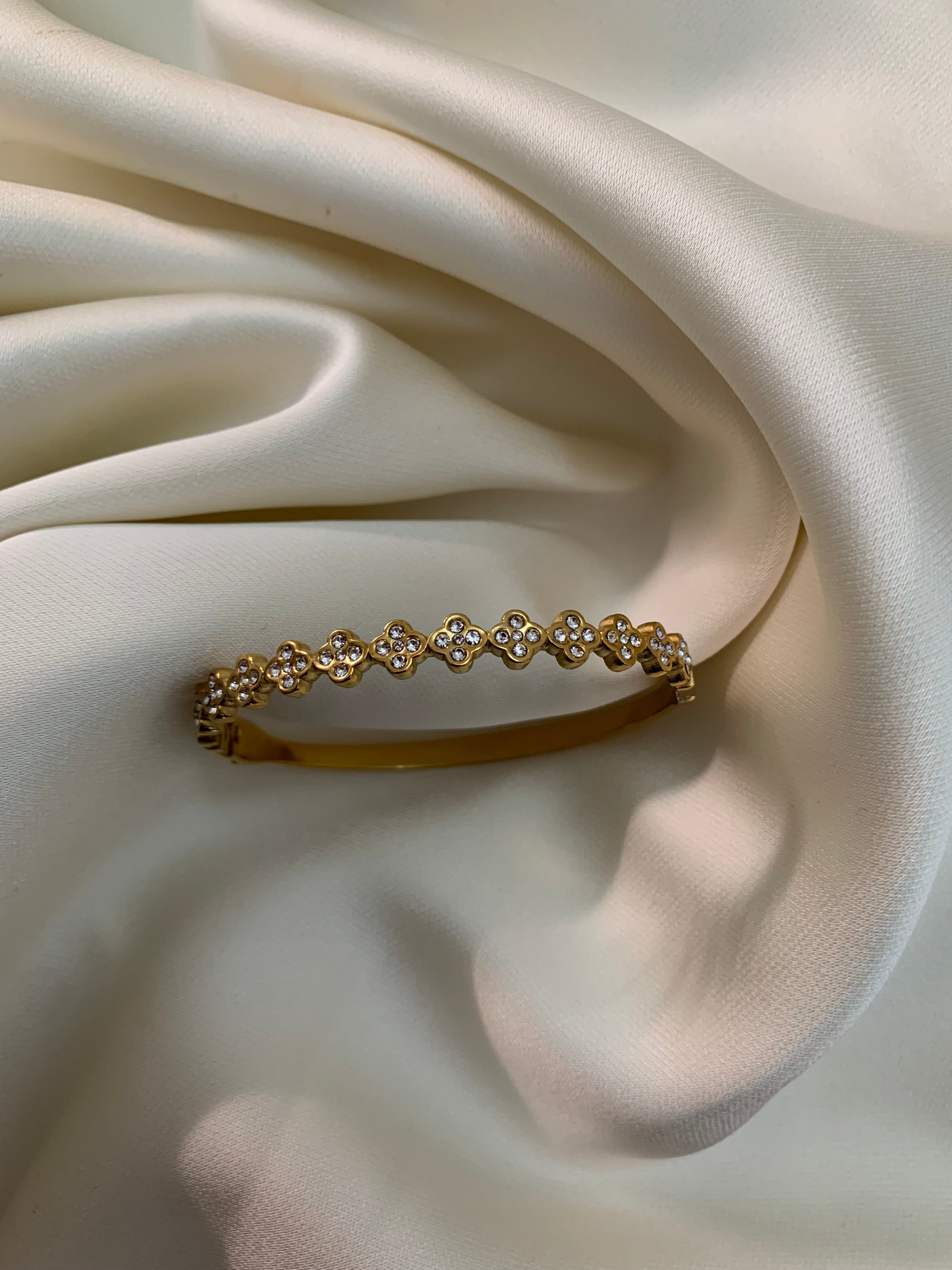 BRACELET - SWAN