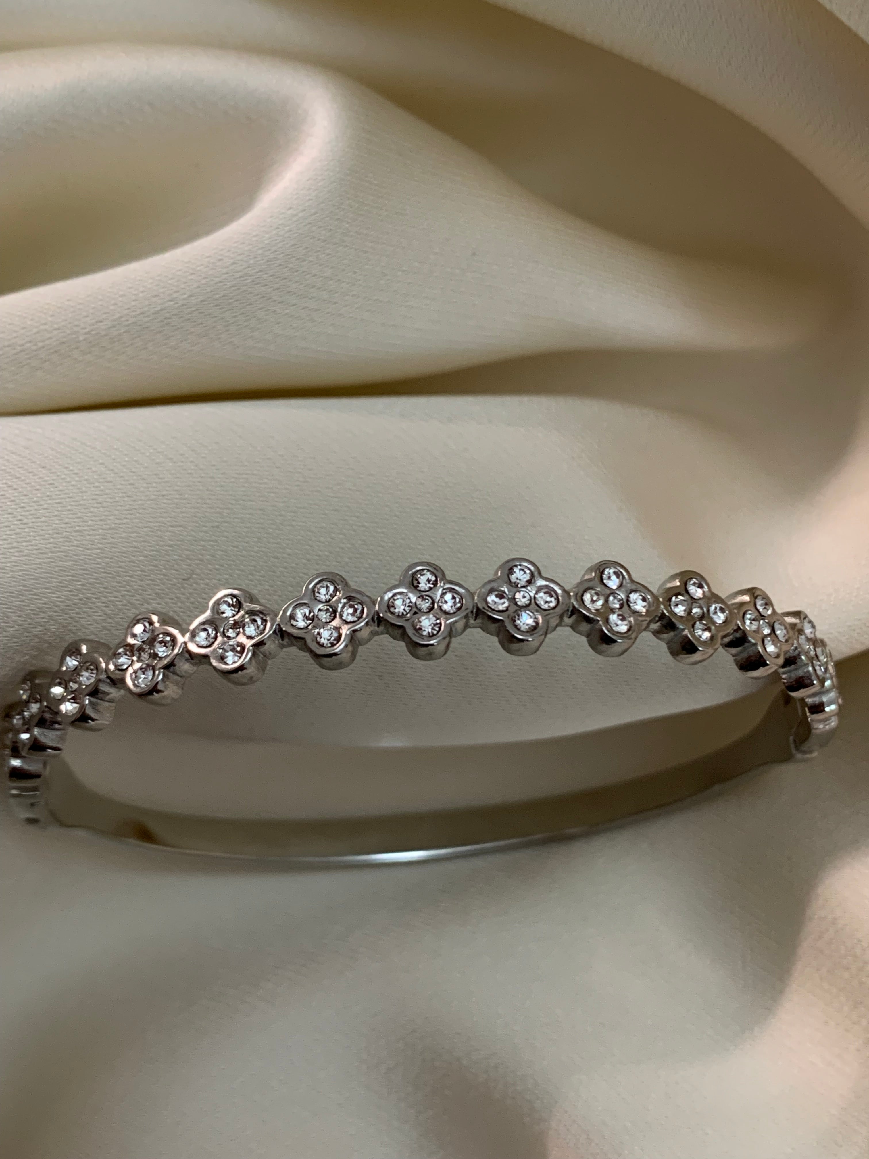 BRACELET - SWAN